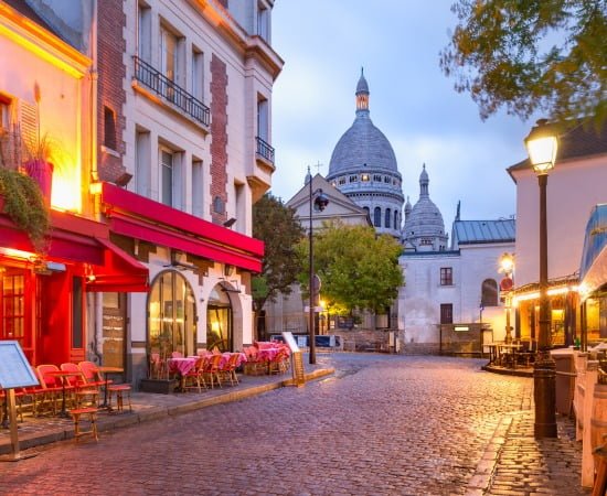 Paris et les rues en pavés de la capitale